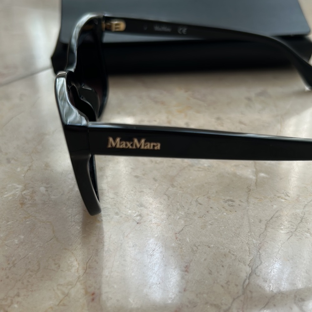 Max Mara Rectangular Sunglasses - image 4